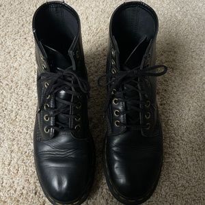 Black Classic Doc Martens